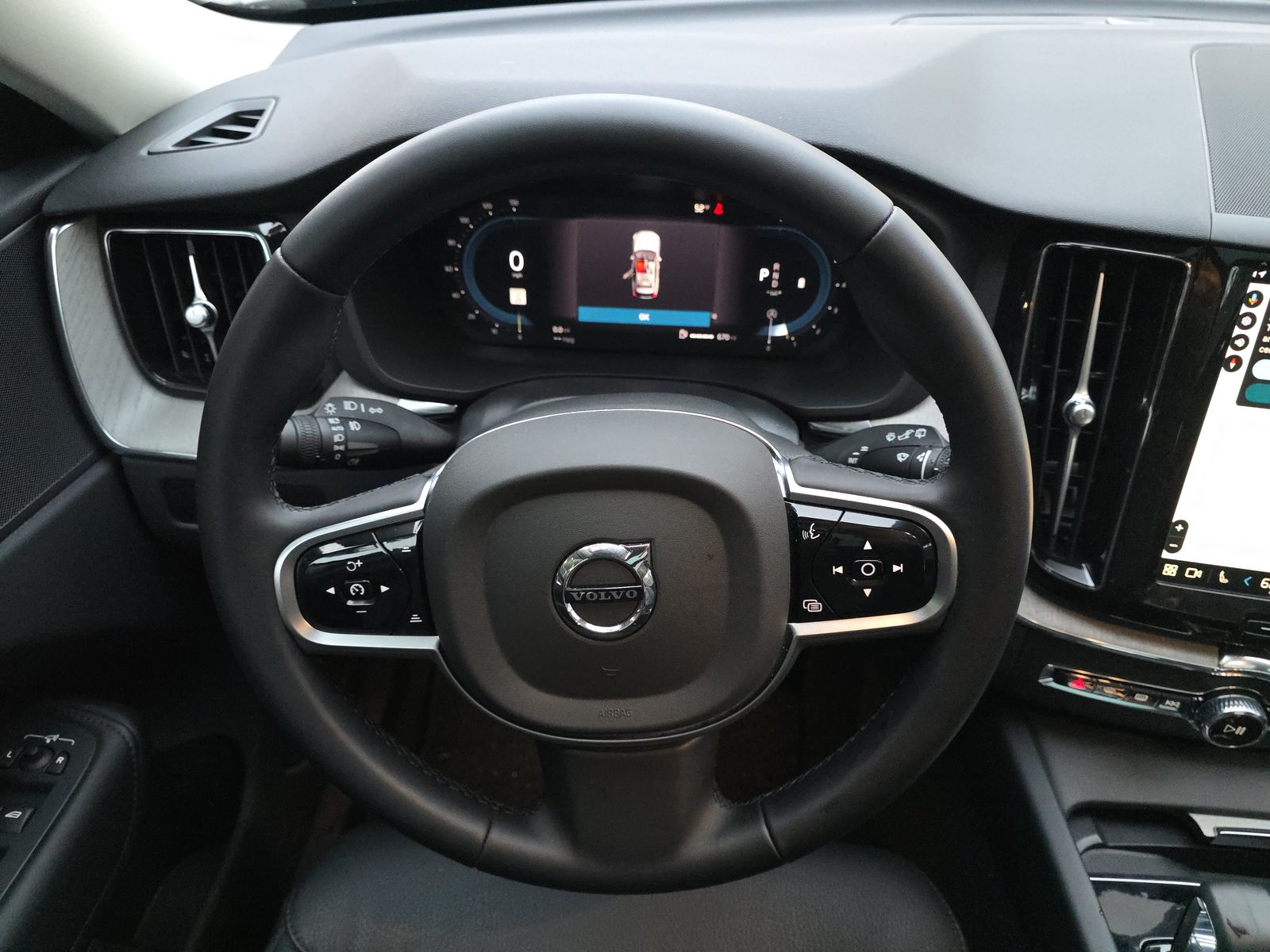 2025 Volvo XC60 B5 Plus AWD
