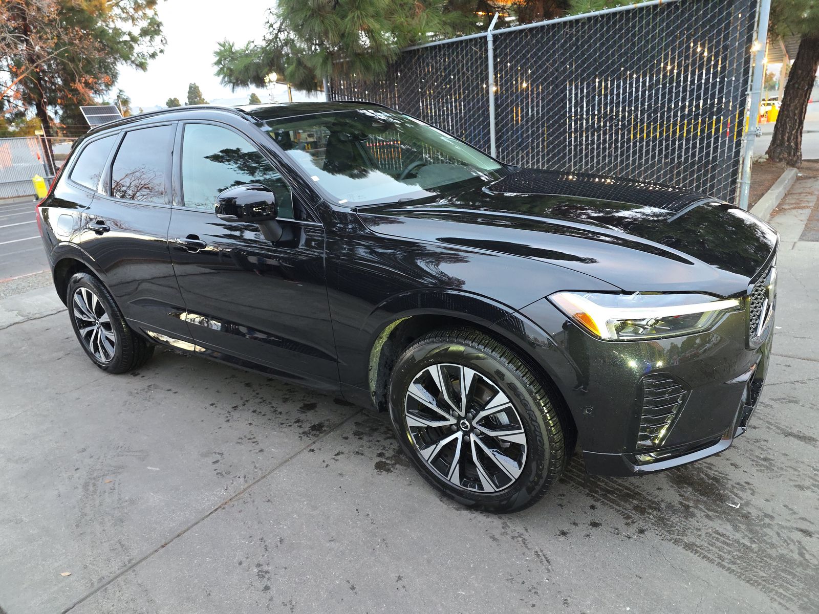 2025 Volvo XC60 B5 Plus AWD