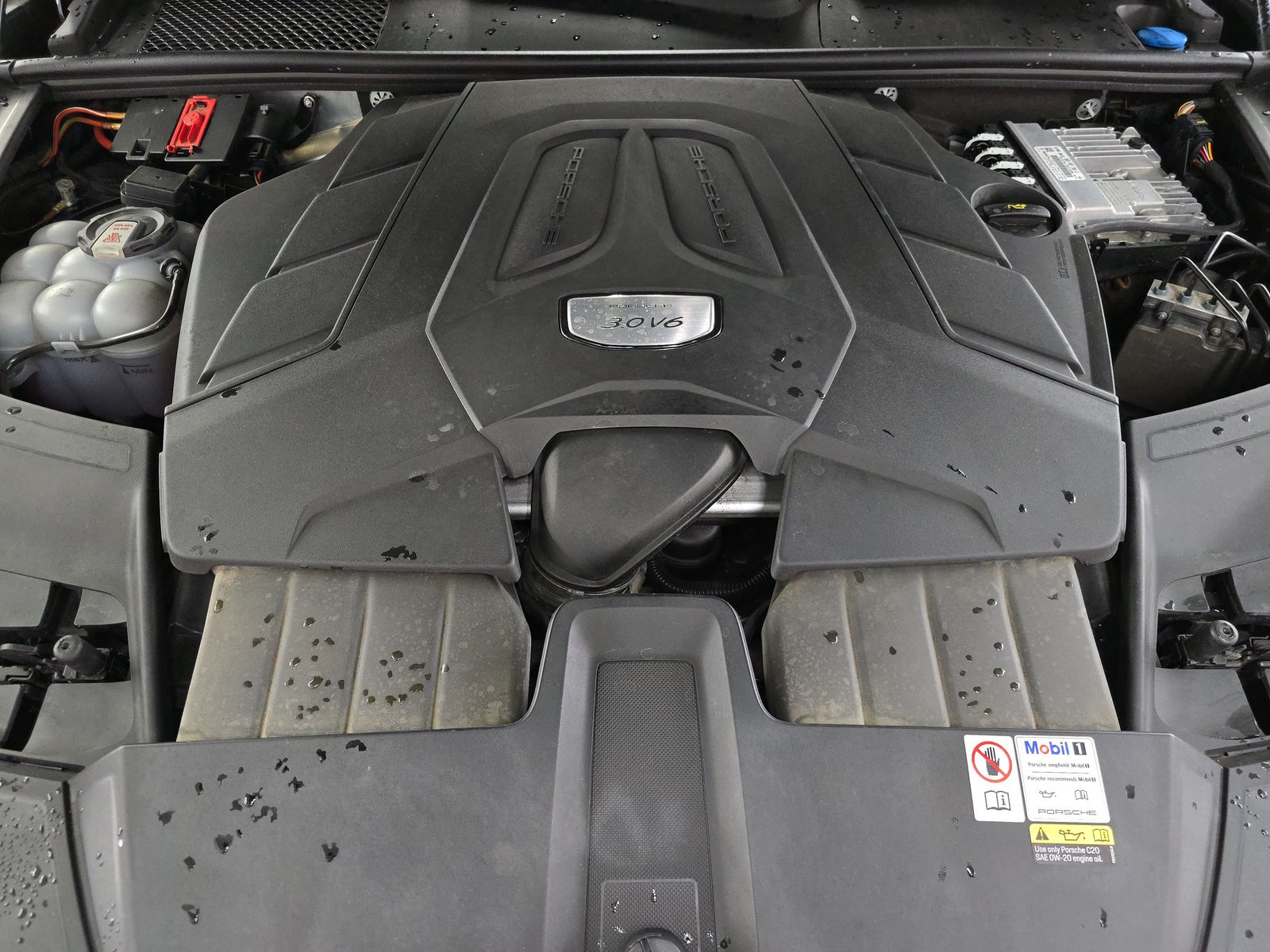 2023 Porsche Cayenne Platinum Edition AWD
