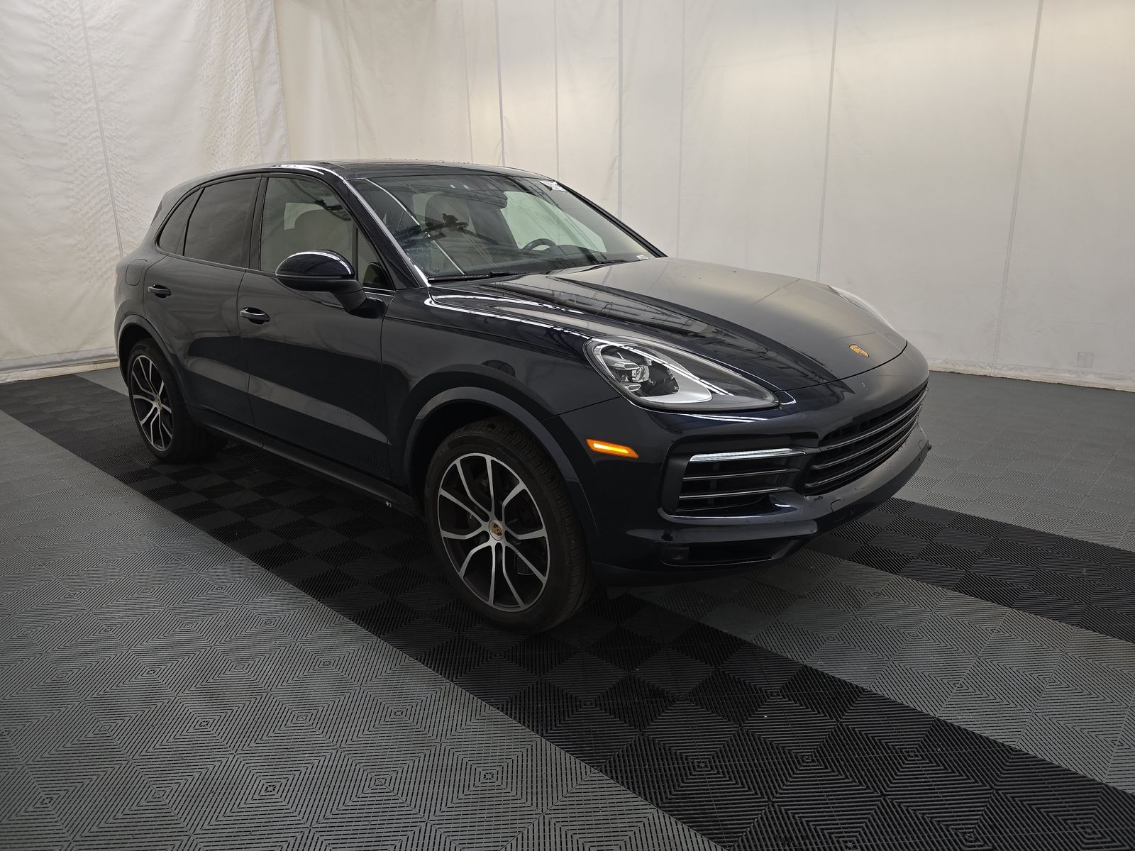 2023 Porsche Cayenne Platinum Edition AWD