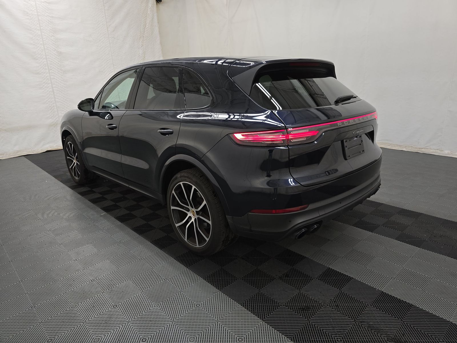 2023 Porsche Cayenne Platinum Edition AWD
