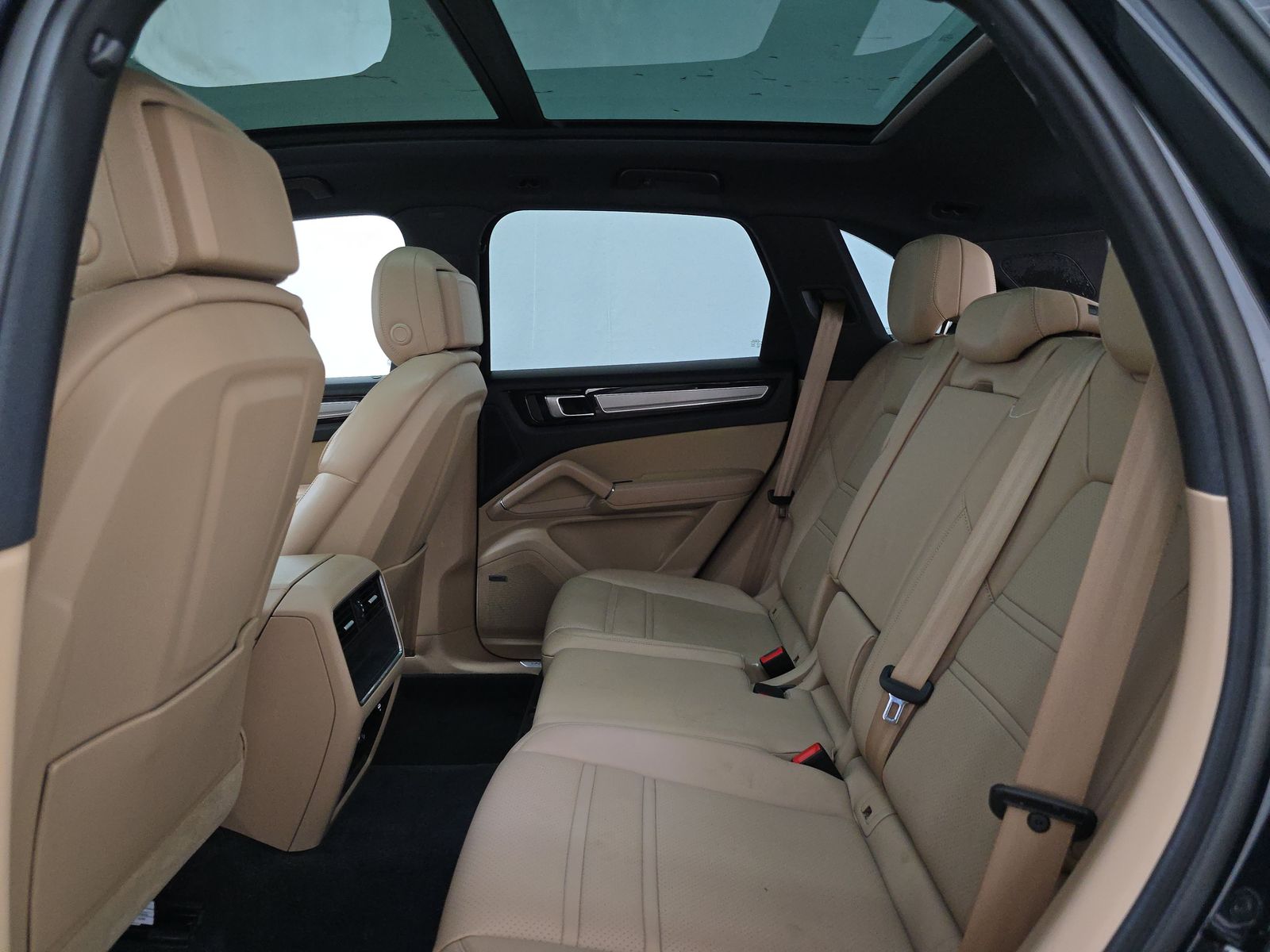 2023 Porsche Cayenne Platinum Edition AWD