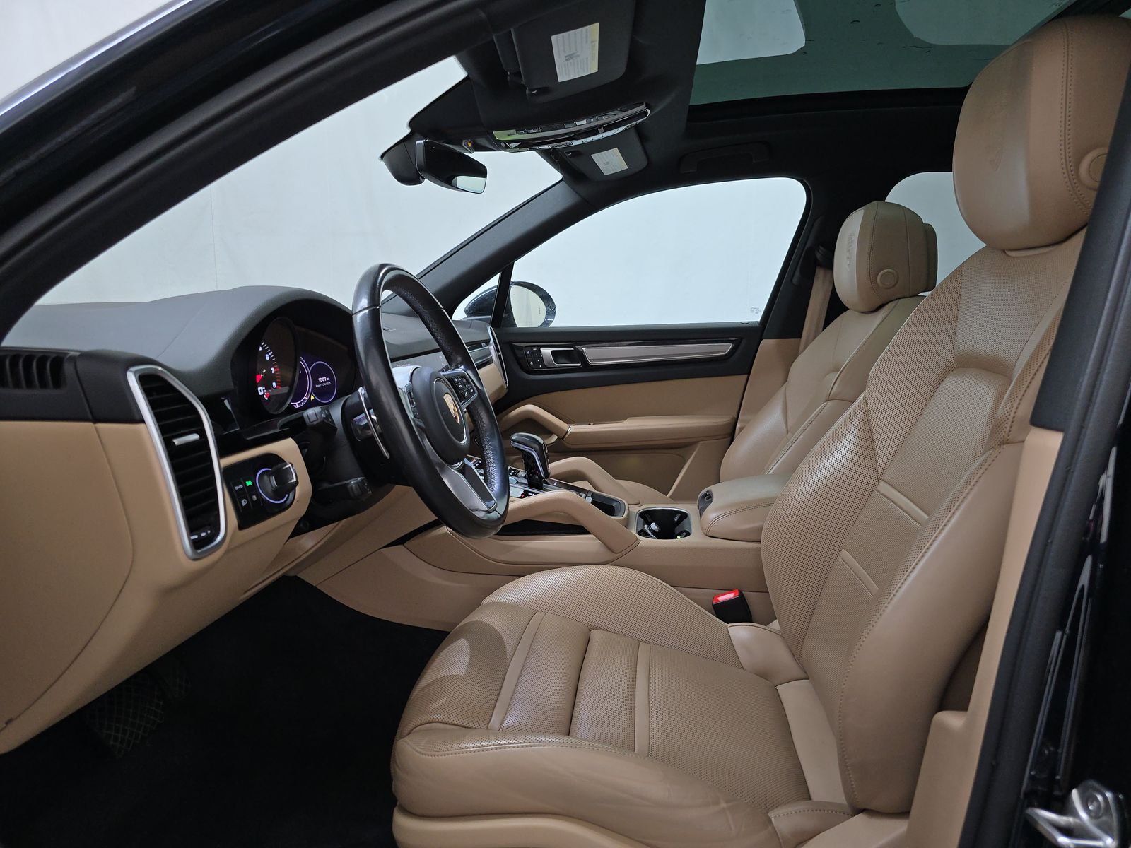 2023 Porsche Cayenne Platinum Edition AWD