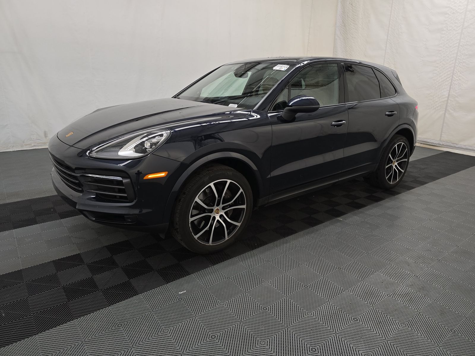 2023 Porsche Cayenne Platinum Edition AWD