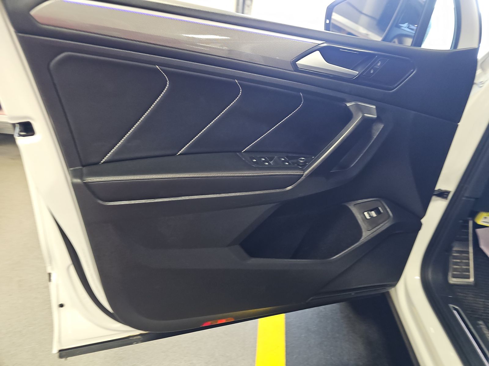 2022 Volkswagen Tiguan 2.0T SE R-Line Black AWD