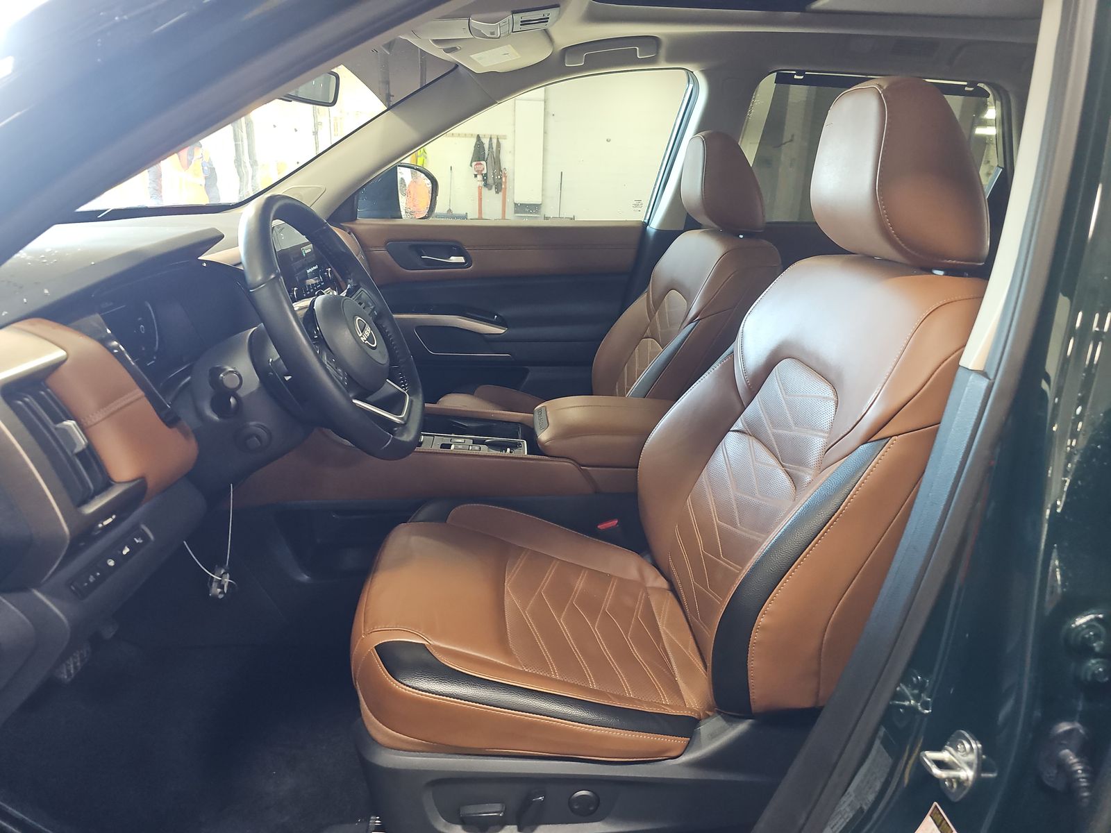 2024 Nissan Pathfinder Platinum FWD