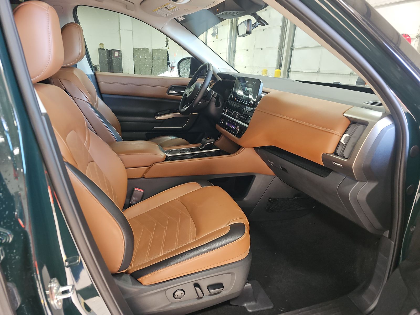 2024 Nissan Pathfinder Platinum FWD