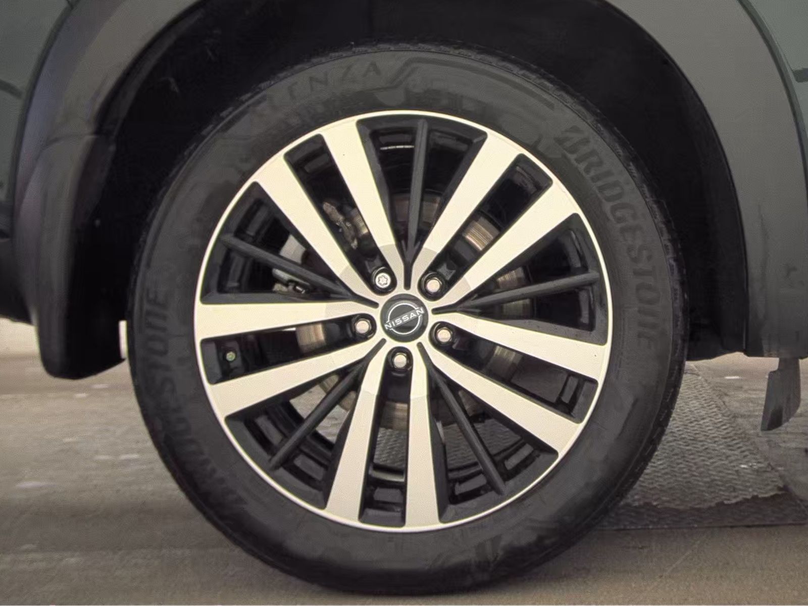 2024 Nissan Pathfinder Platinum FWD