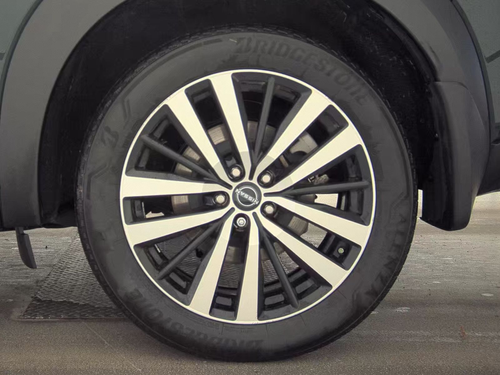 2024 Nissan Pathfinder Platinum FWD