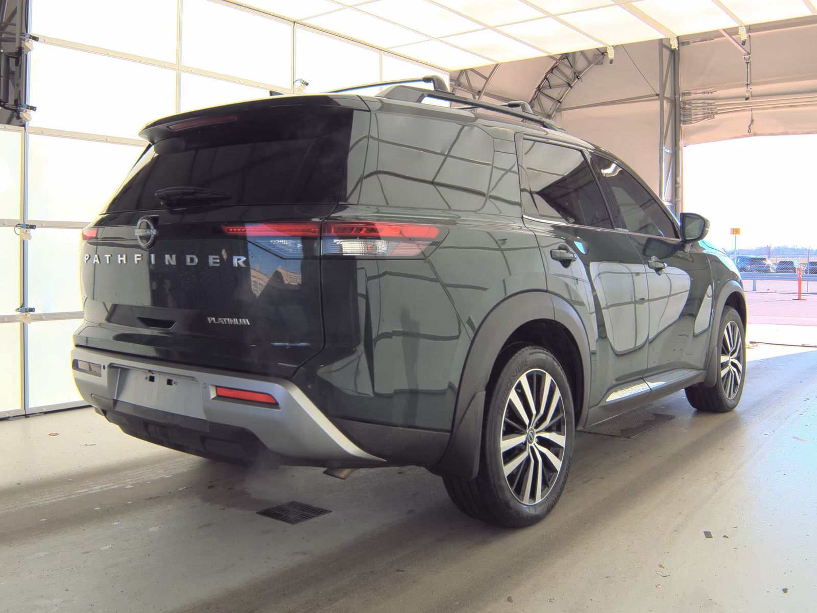 2024 Nissan Pathfinder Platinum FWD