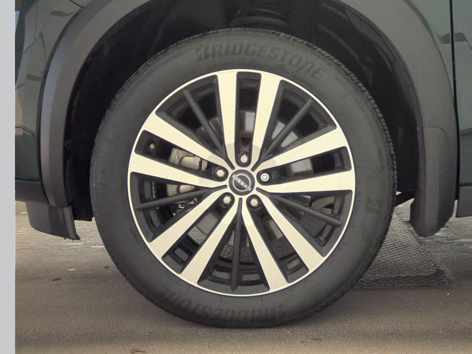 2024 Nissan Pathfinder Platinum FWD