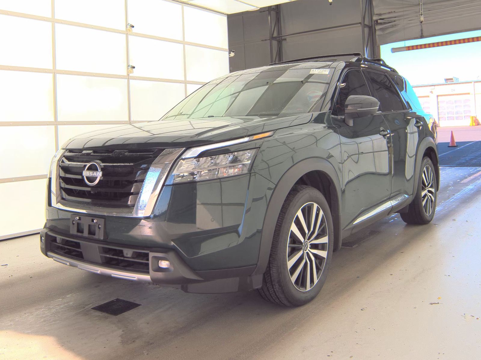 2024 Nissan Pathfinder Platinum FWD