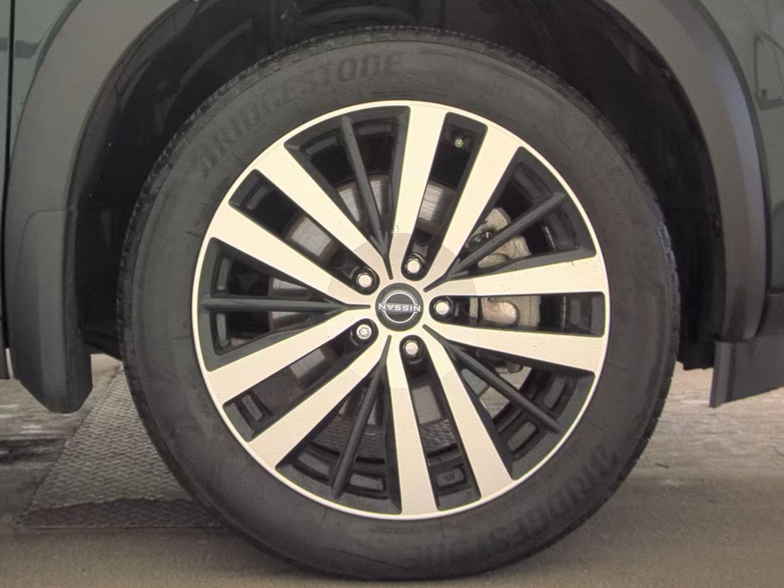 2024 Nissan Pathfinder Platinum FWD