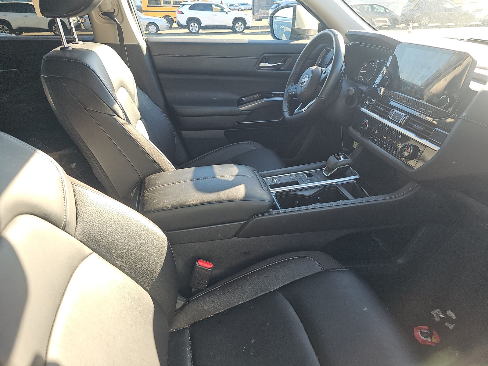 2025 Nissan Pathfinder SL FWD