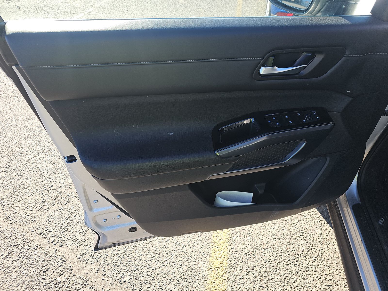 2025 Nissan Pathfinder SL FWD