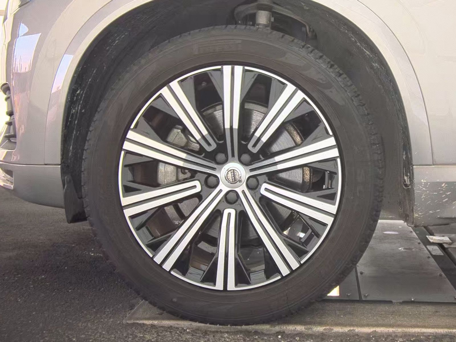 2023 Volvo XC90 B6 Core AWD