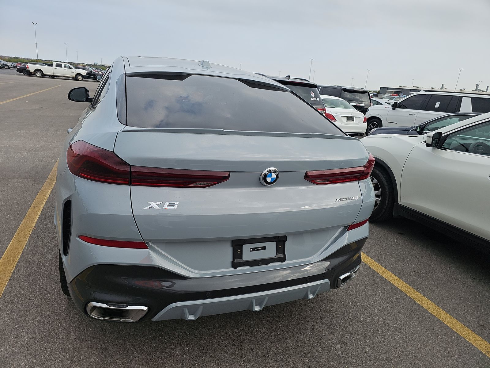 2025 BMW X6 xDrive40i AWD