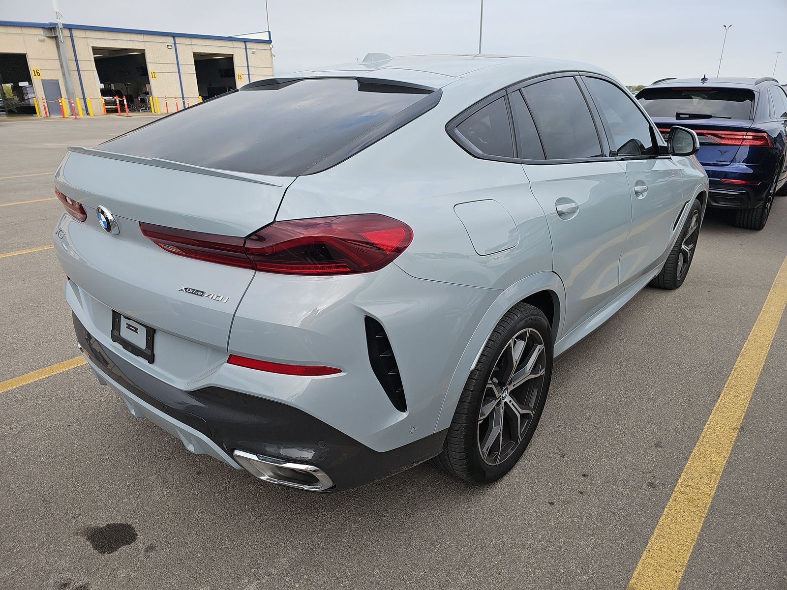 2025 BMW X6 xDrive40i AWD