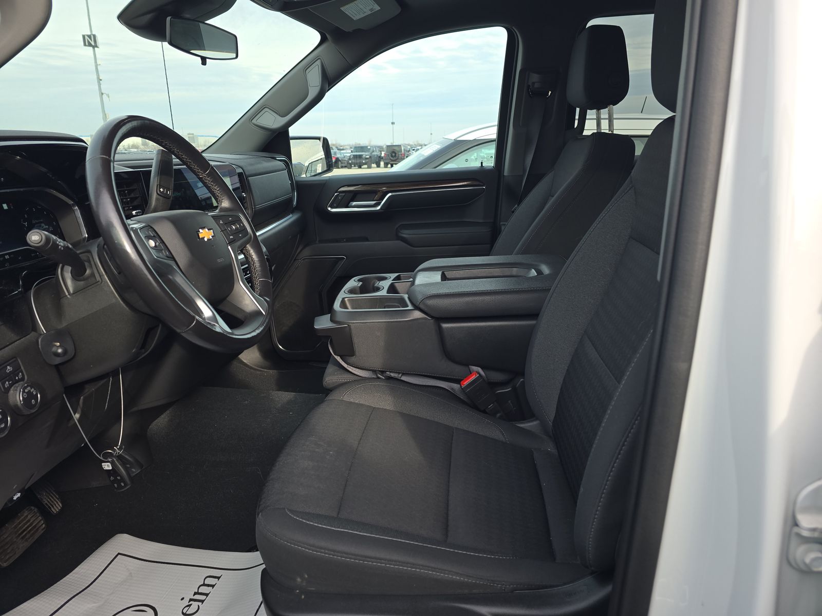 2022 Chevrolet Silverado 1500 LT AWD