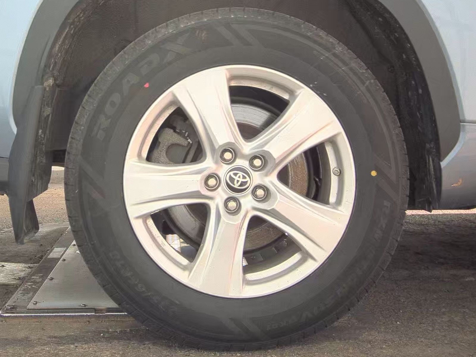 2023 Toyota Highlander LE AWD