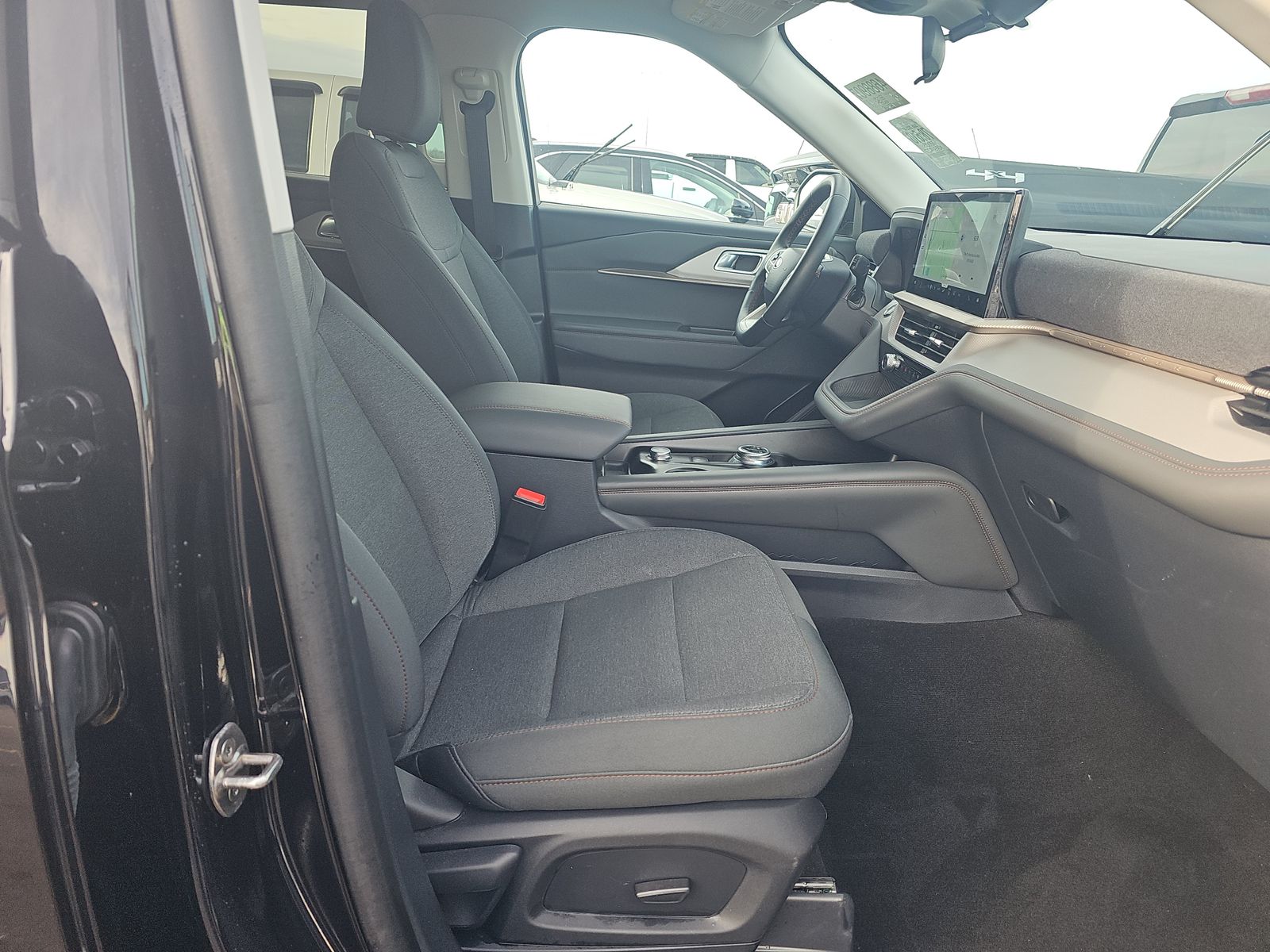 2025 Ford Explorer Active AWD