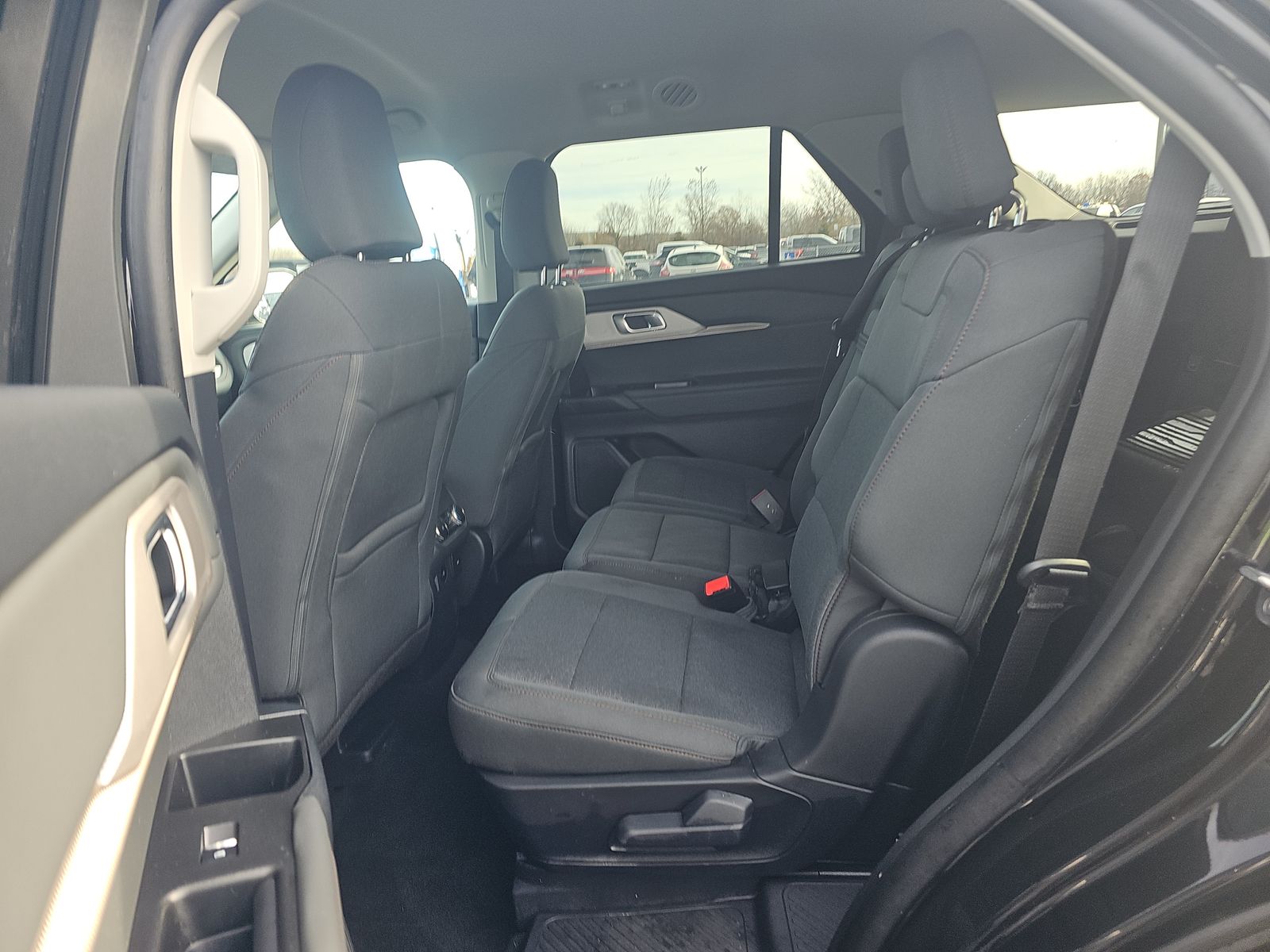 2025 Ford Explorer Active AWD