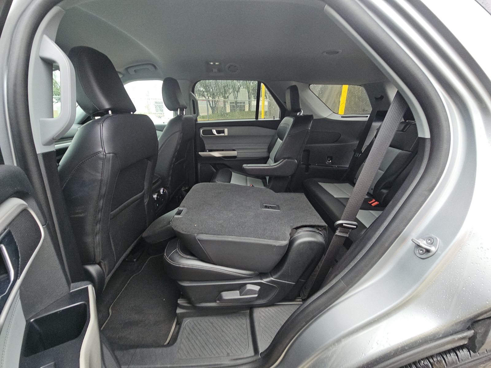 2022 Ford Explorer XLT RWD