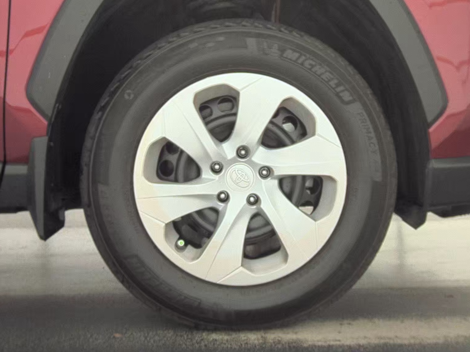 2024 Toyota RAV4 LE FWD