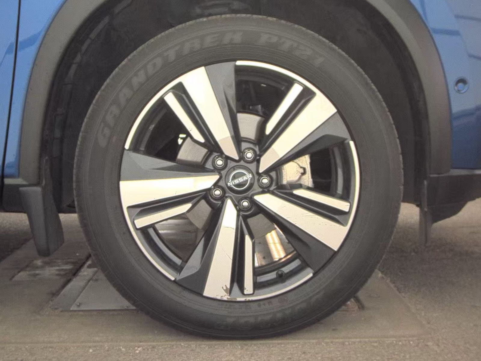 2023 Nissan Rogue Platinum FWD