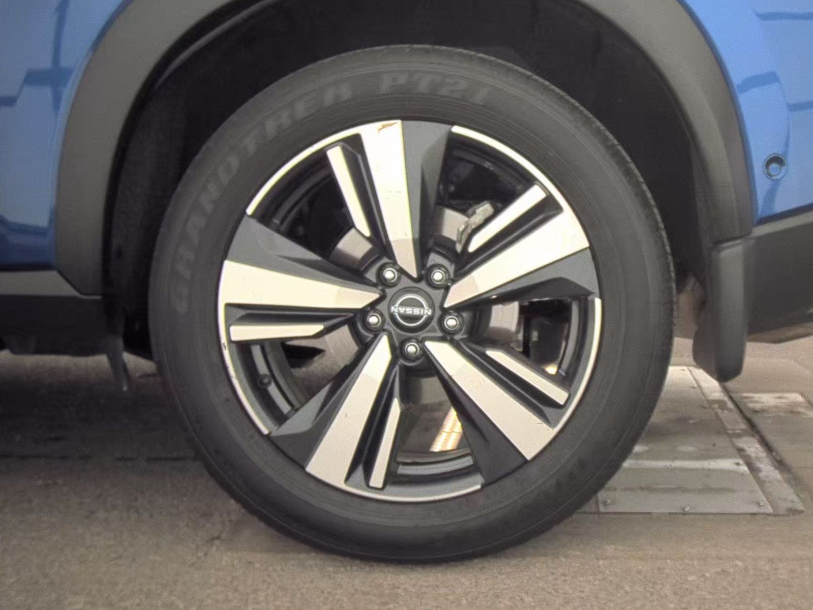 2023 Nissan Rogue Platinum FWD