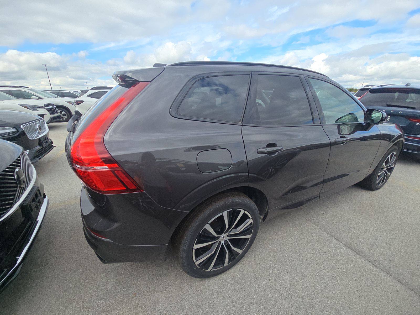 2025 Volvo XC60 B5 Plus AWD