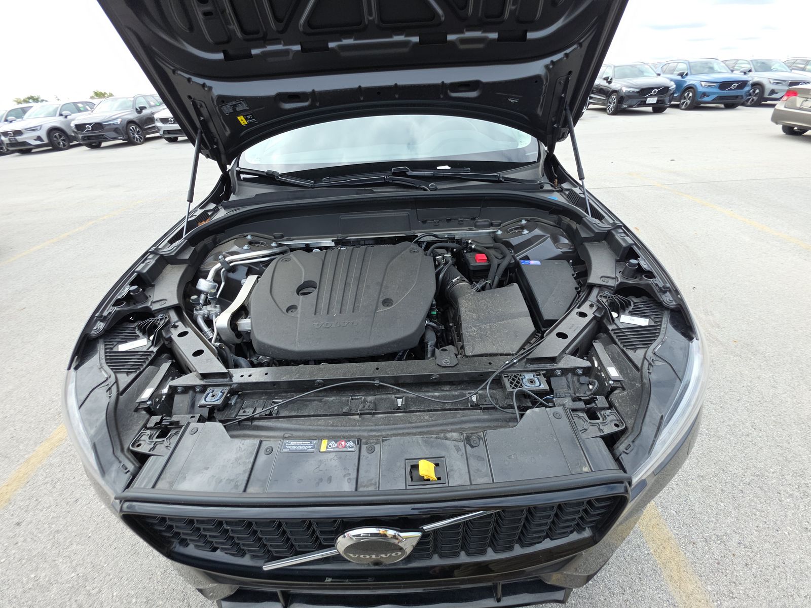 2025 Volvo XC60 B5 Plus AWD