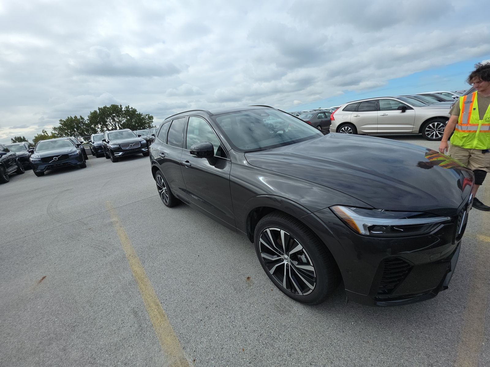 2025 Volvo XC60 B5 Plus AWD