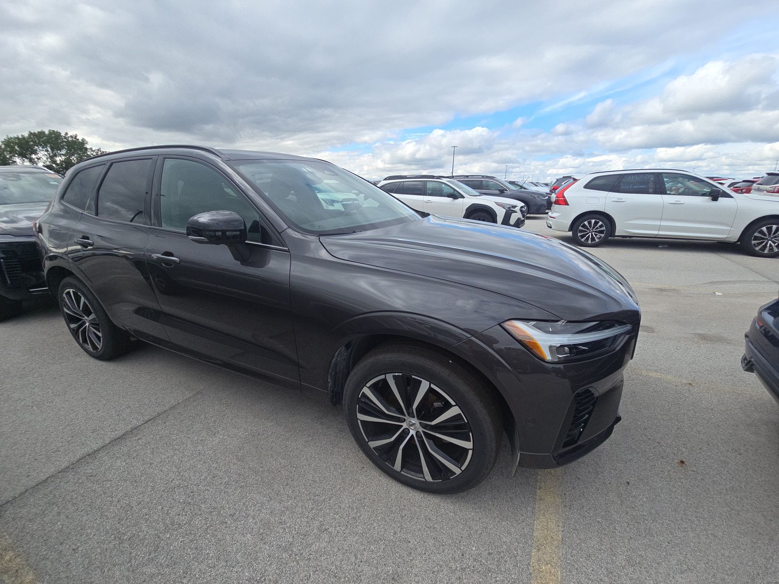 2025 Volvo XC60 B5 Plus AWD