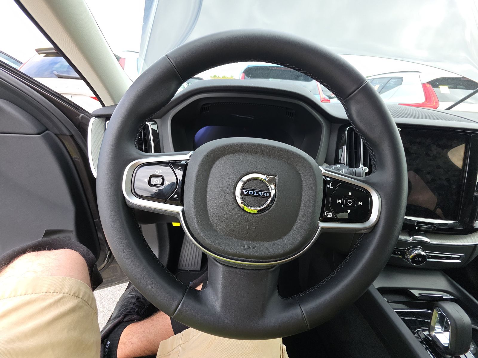 2025 Volvo XC60 B5 Plus AWD