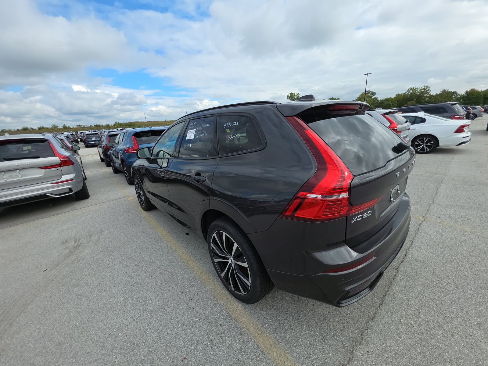 2025 Volvo XC60 B5 Plus AWD