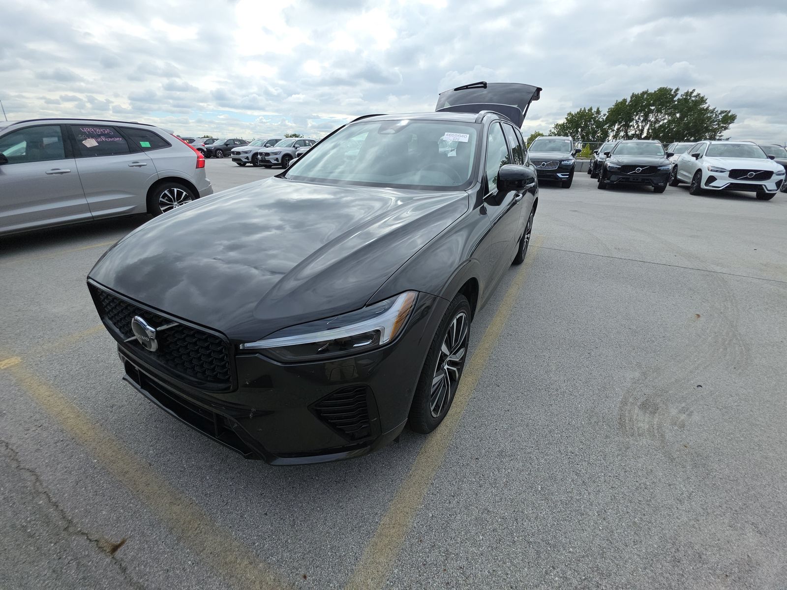 2025 Volvo XC60 B5 Plus AWD