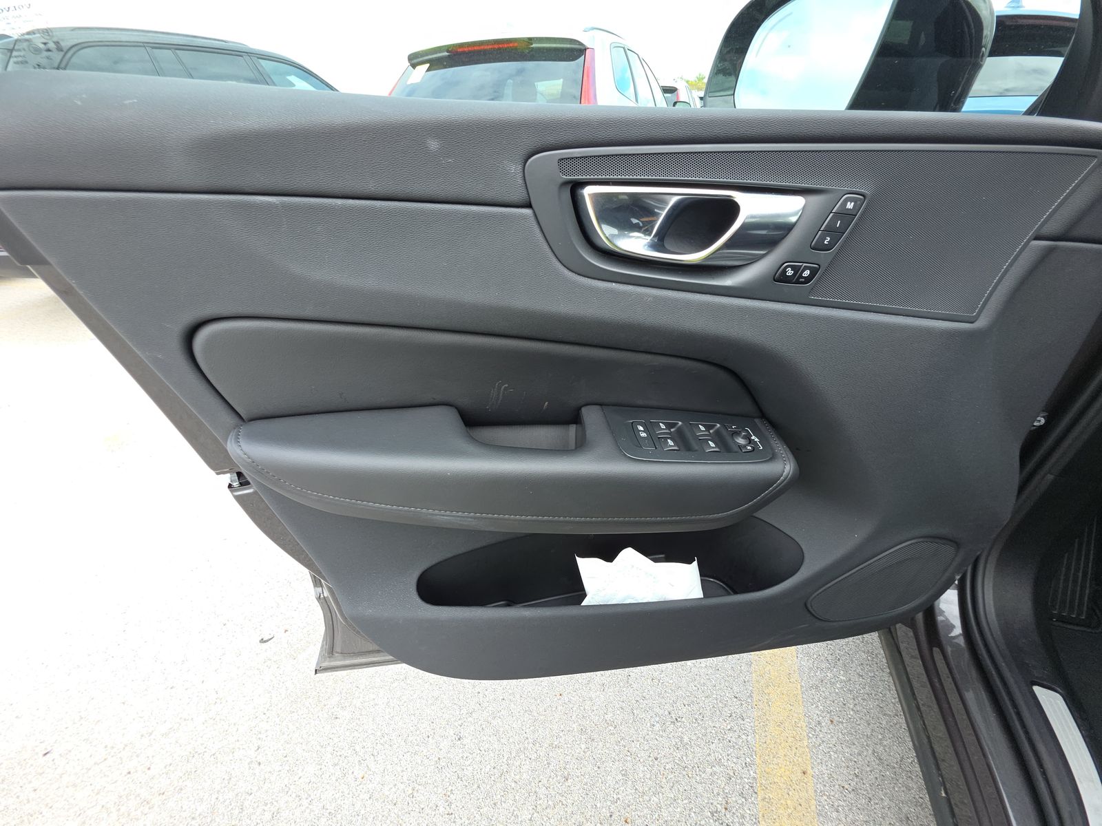 2025 Volvo XC60 B5 Plus AWD