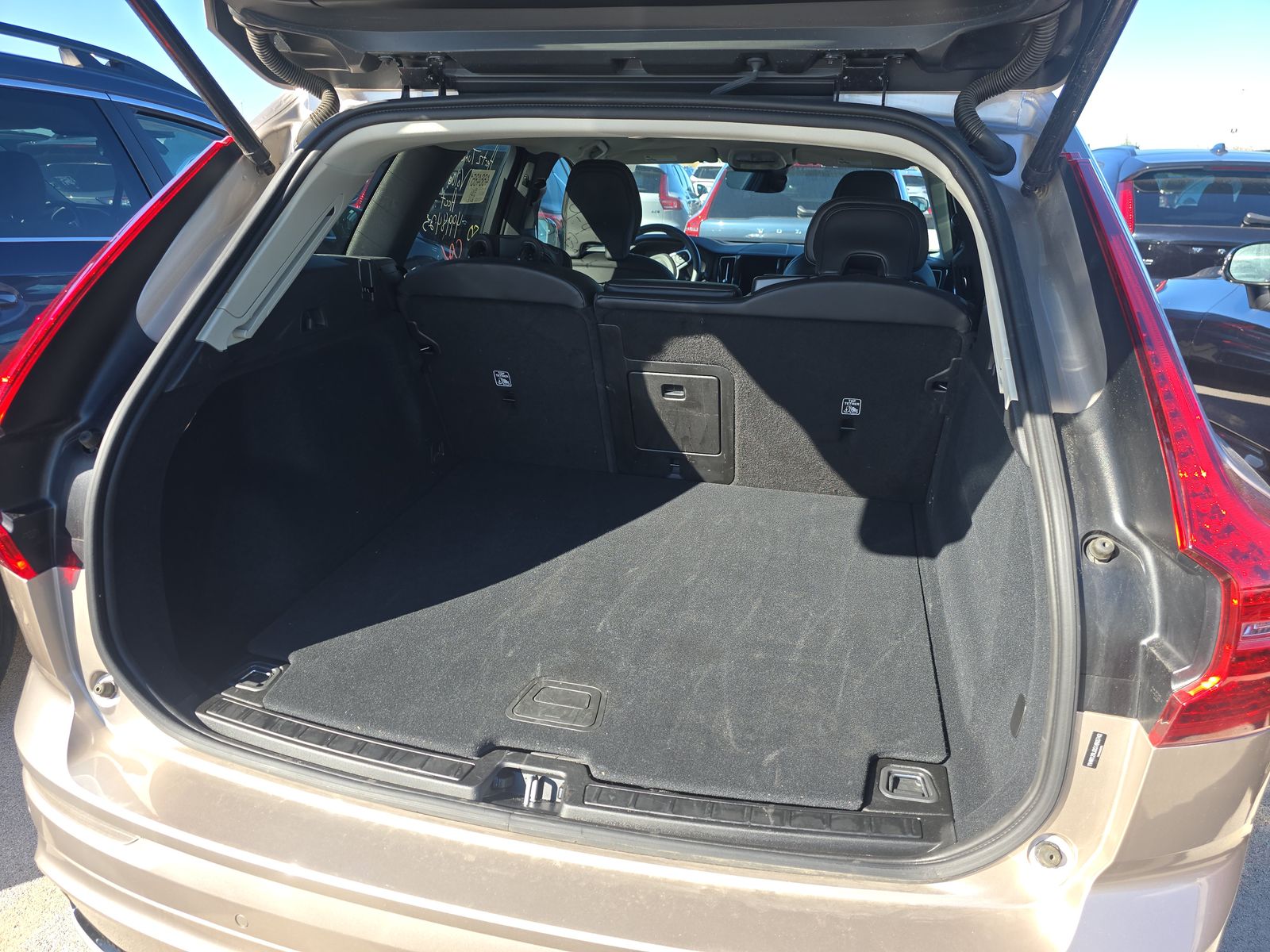 2025 Volvo XC60 B5 Core AWD