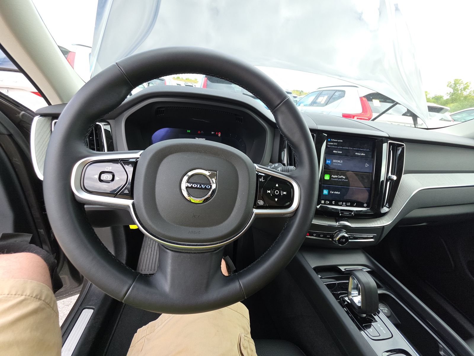 2025 Volvo XC60 B5 Plus AWD