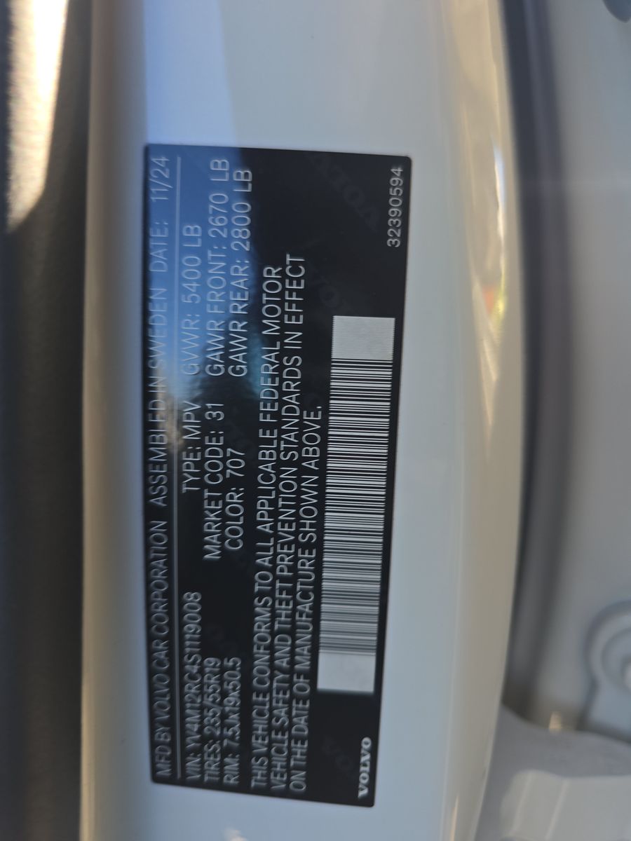 2025 Volvo XC60 B5 Plus AWD