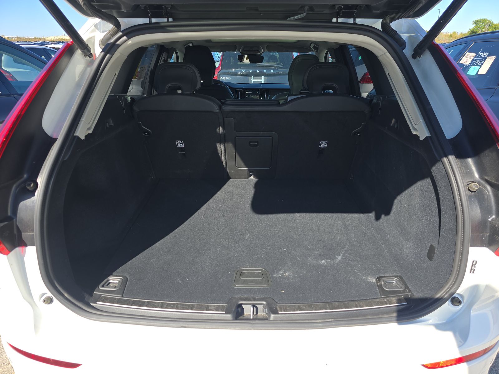 2025 Volvo XC60 B5 Plus AWD