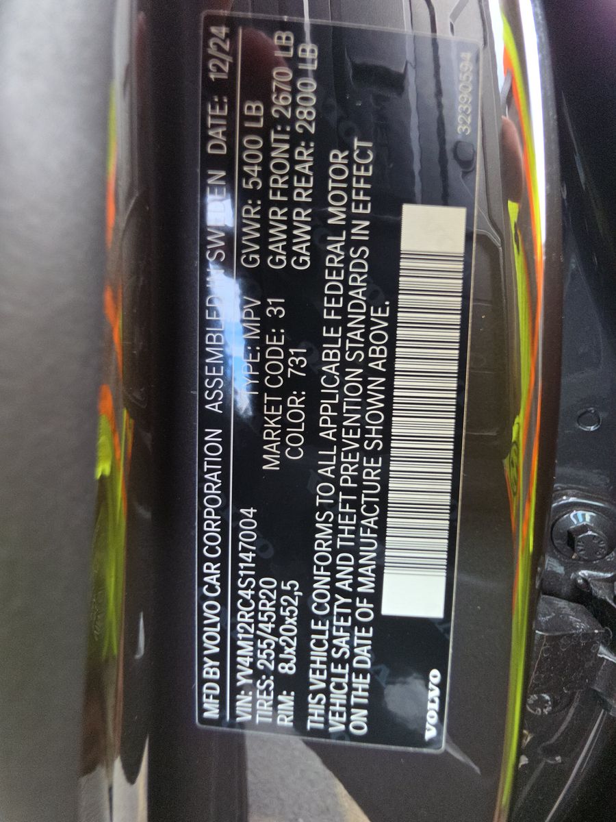 2025 Volvo XC60 B5 Plus AWD