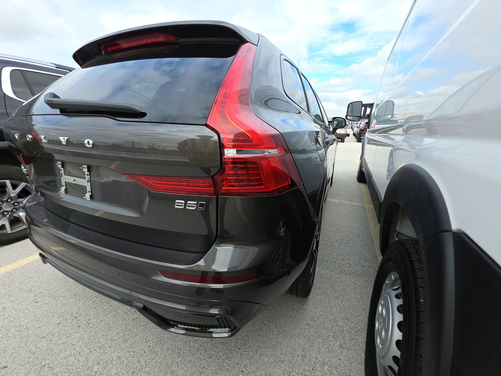 2025 Volvo XC60 B5 Plus AWD