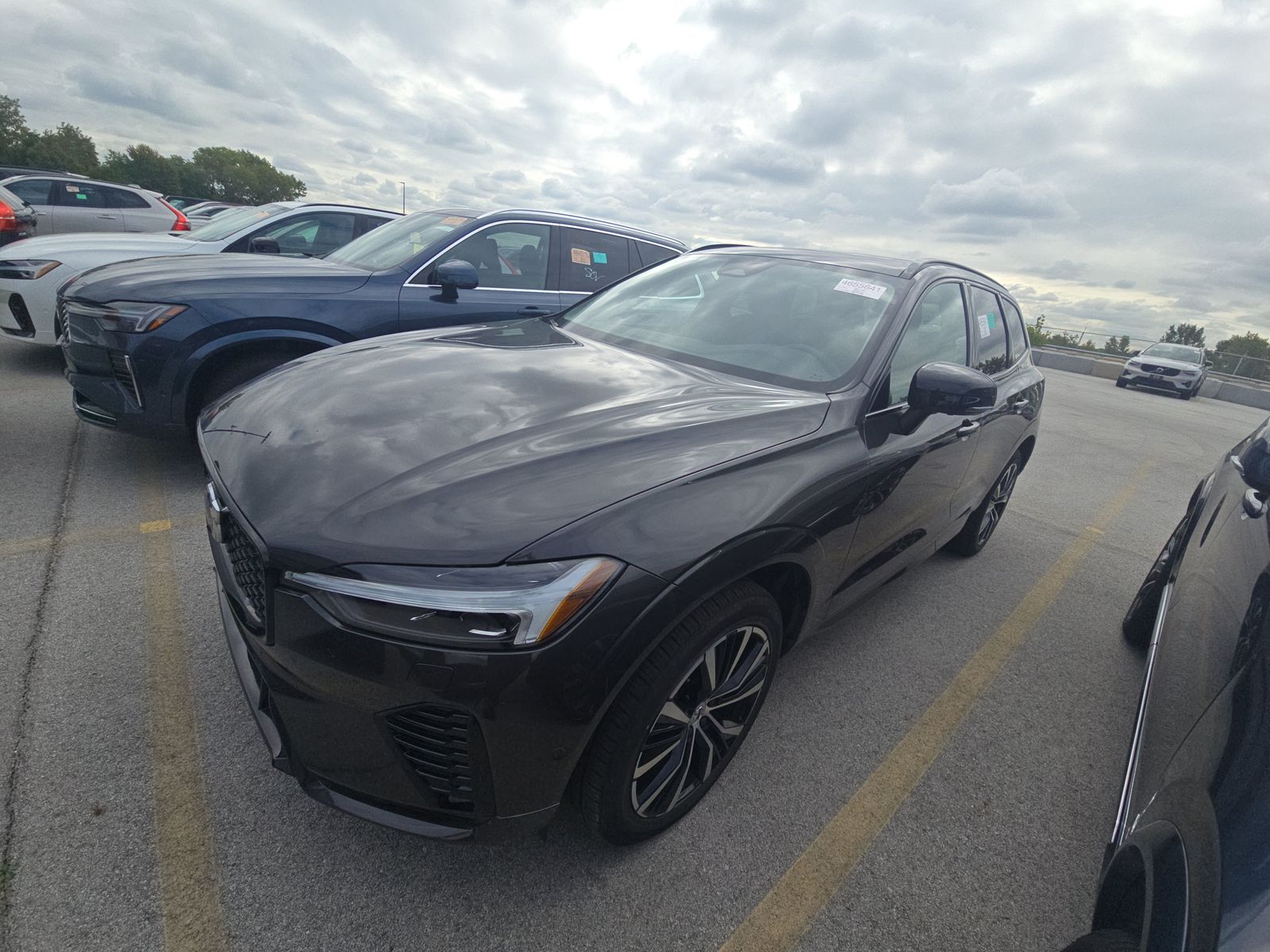 2025 Volvo XC60 B5 Plus AWD