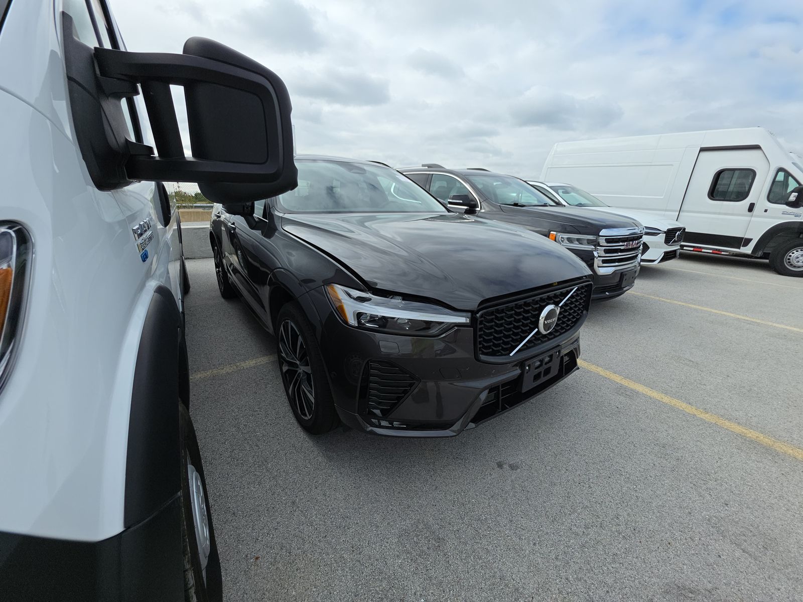 2025 Volvo XC60 B5 Plus AWD