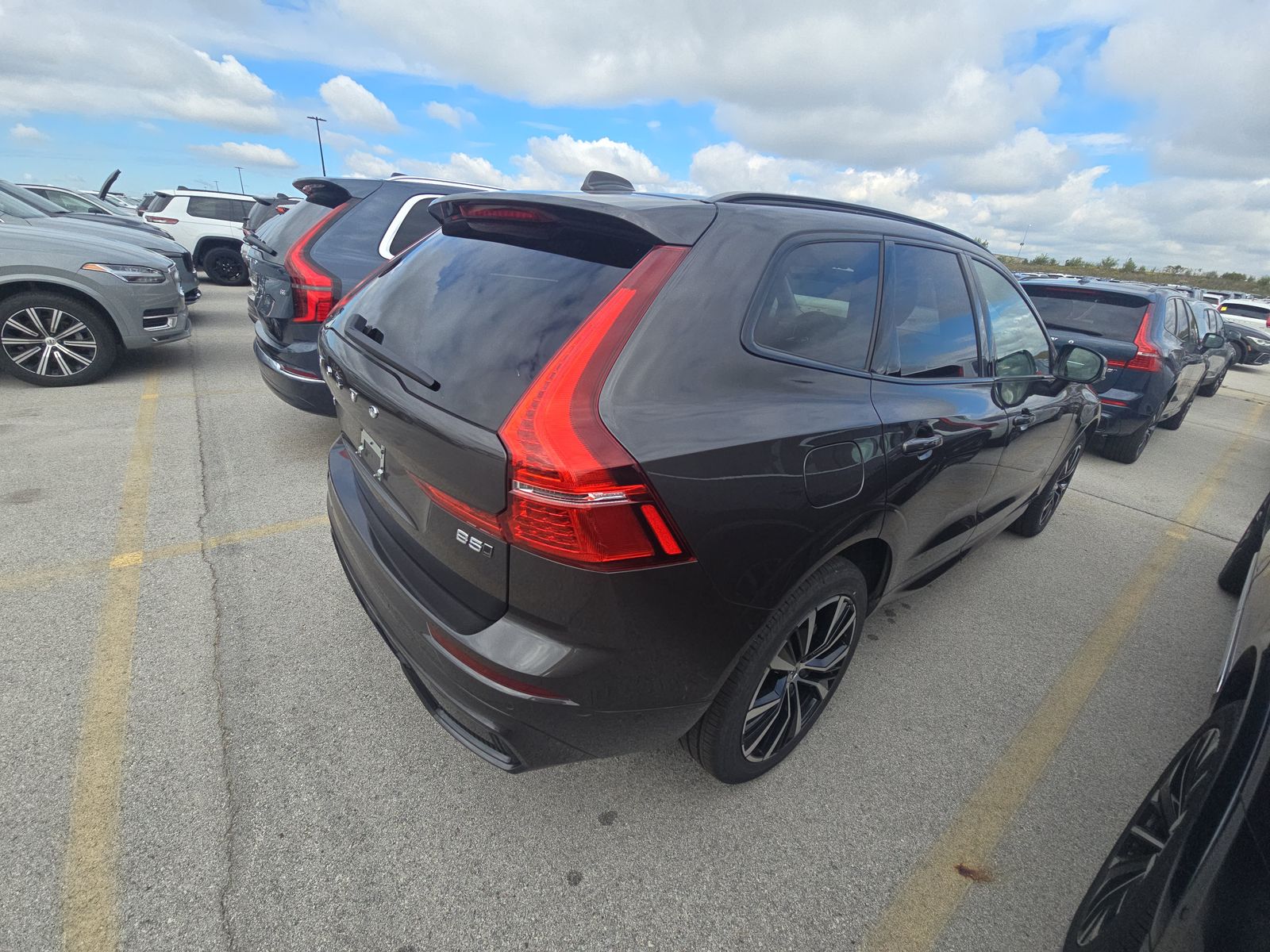 2025 Volvo XC60 B5 Plus AWD