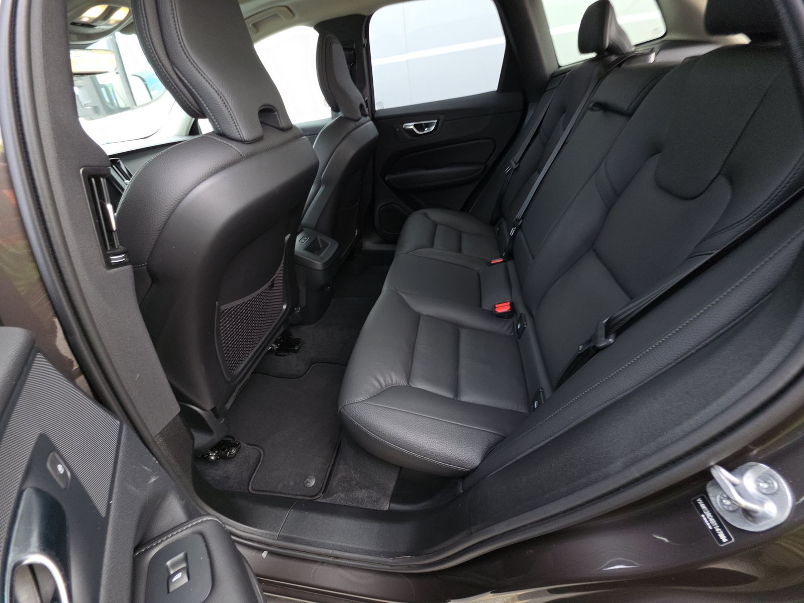 2025 Volvo XC60 B5 Plus AWD