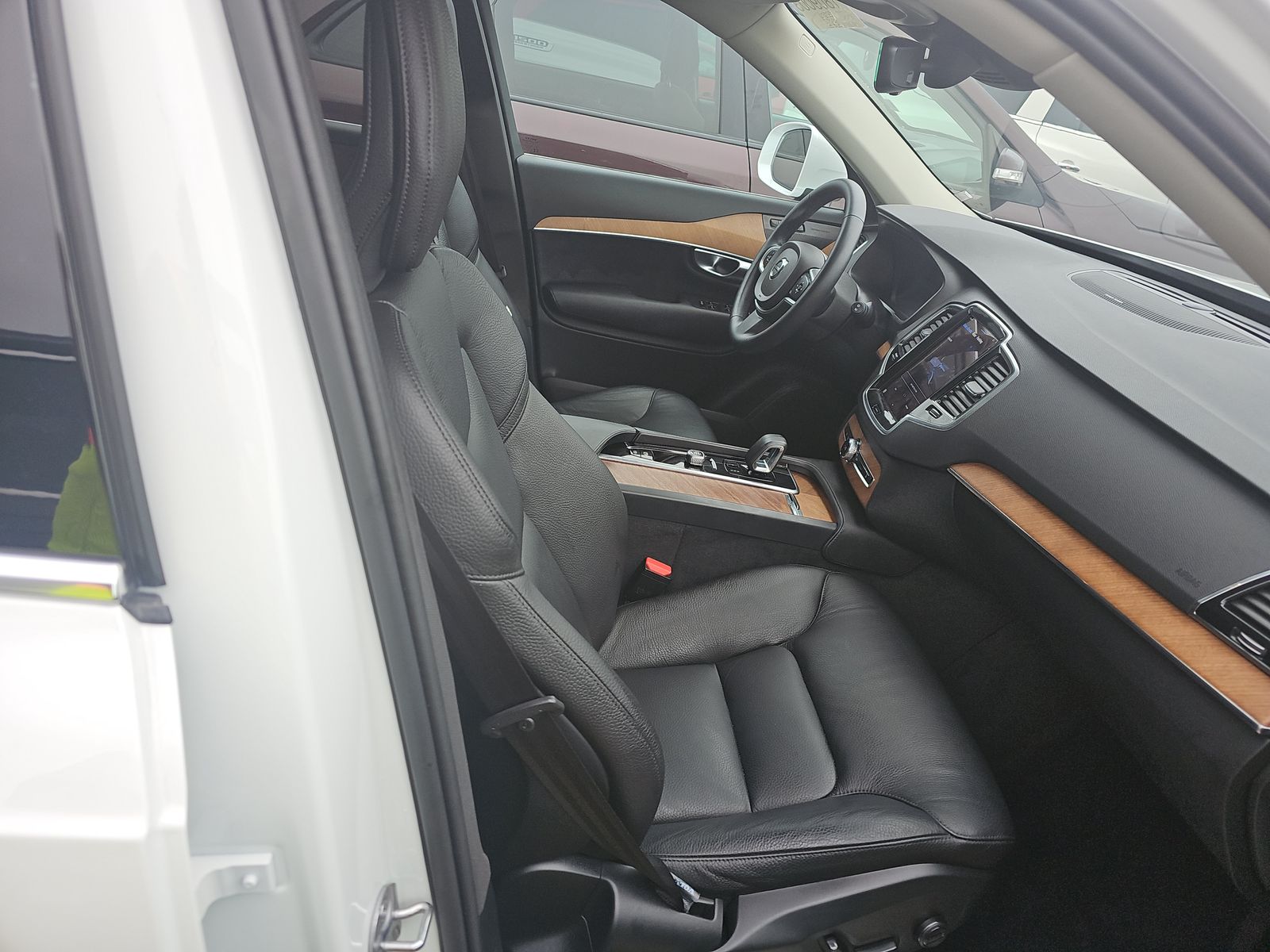 2023 Volvo XC90 B6 Plus AWD