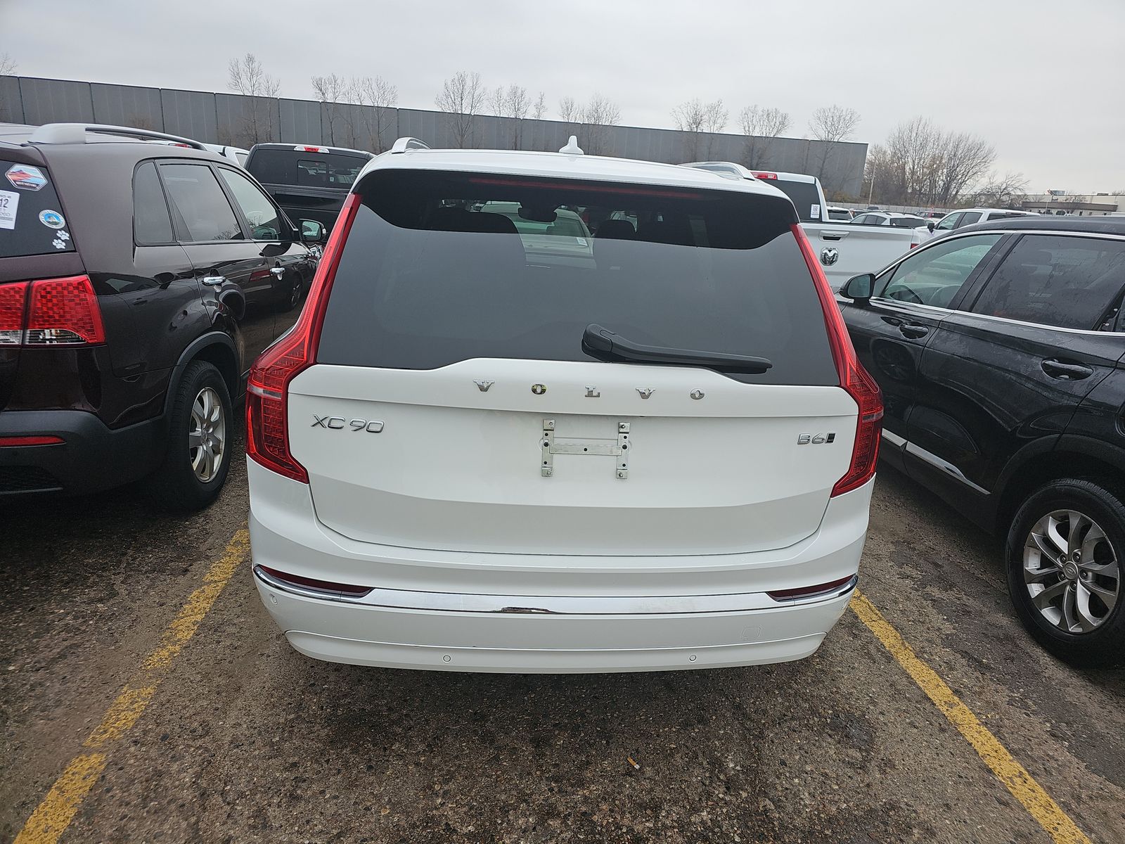 2023 Volvo XC90 B6 Plus AWD
